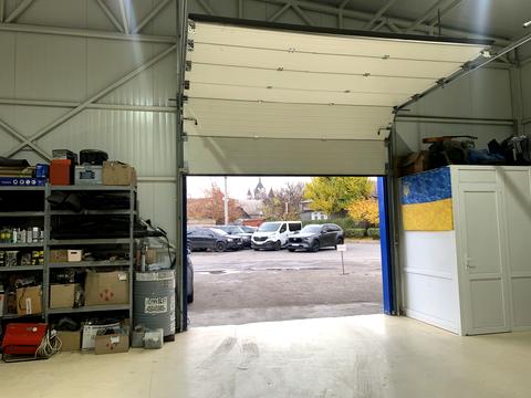 комерційна за адресою Академіка Амосова вул. (Кірова), 52