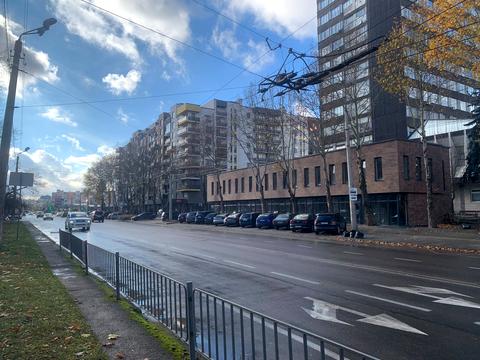 комерційна за адресою Вовчинецька вул., 227