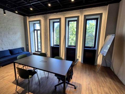 комерційна за адресою Івана Франка вул., 9