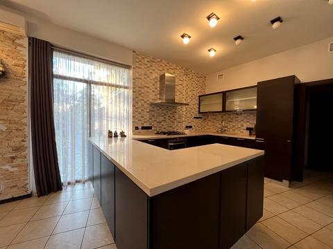 будинок за адресою Польова