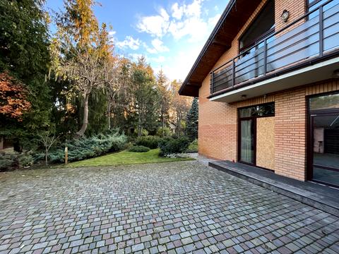 будинок за адресою Польова