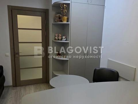 комерційна за адресою Урлівська вул., 20