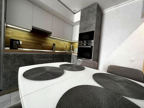 квартира по адресу Героев Днепра ул., 4