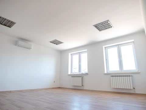 комерційна за адресою Євгена Чикаленка вул., 26