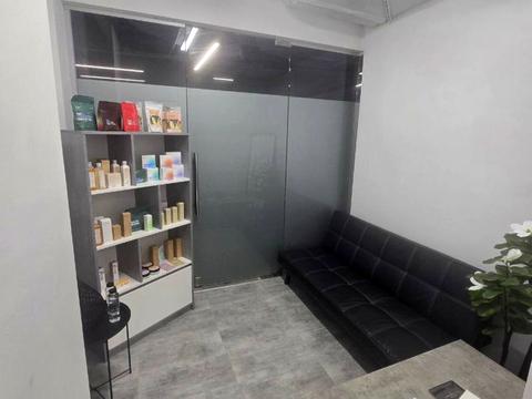 комерційна за адресою Дмитра Яворницького просп. (Карла Маркса), 72-Б