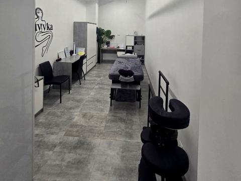 комерційна за адресою Дмитра Яворницького просп. (Карла Маркса), 72-Б