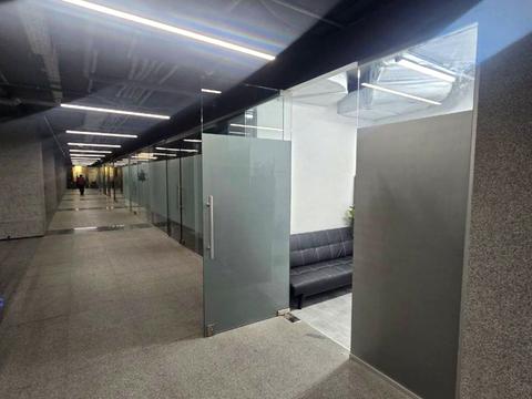 комерційна за адресою Дмитра Яворницького просп. (Карла Маркса), 72-Б