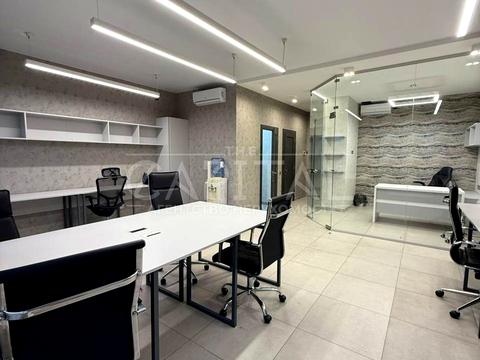 комерційна за адресою Жилянська вул., 68