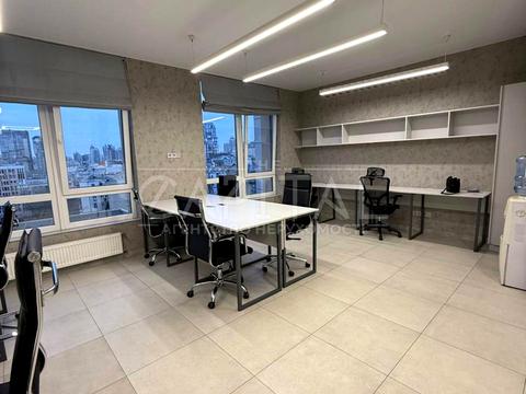 комерційна за адресою Жилянська вул., 68