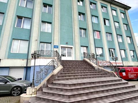 комерційна за адресою Богдана Хмельницького вул., 200