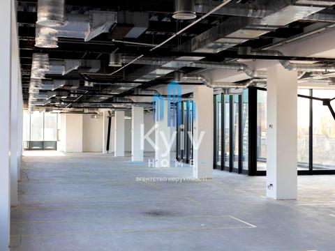 комерційна за адресою Академіка Книшова вул. (Амурська), 8