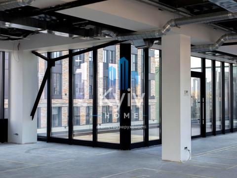 комерційна за адресою Академіка Книшова вул. (Амурська), 8