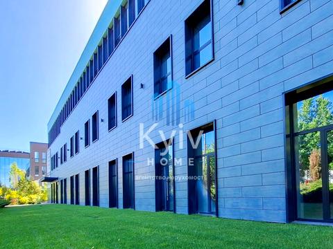 комерційна за адресою Академіка Книшова вул. (Амурська), 8