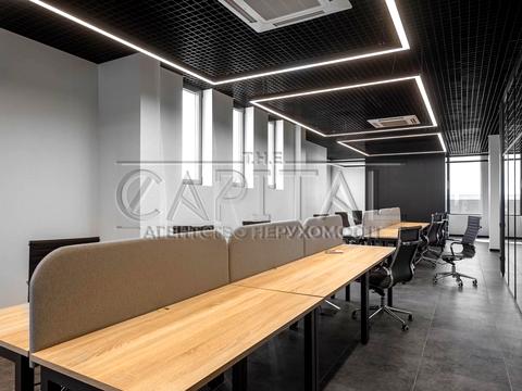 комерційна за адресою Андрія Верхогляда вул. (Михайла Драгомирова), 11