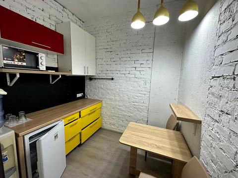 комерційна за адресою Дегтярна вул., 7