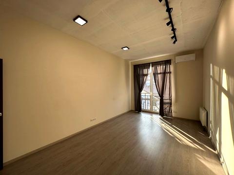 комерційна за адресою Дегтярна вул., 7