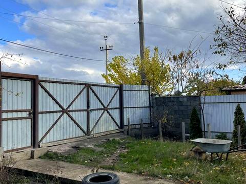 будинок за адресою смт. Великодолинське, Центральна вул., 2