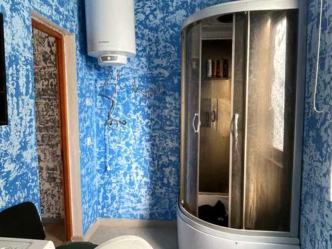 будинок за адресою смт. Великодолинське, Центральна вул., 2