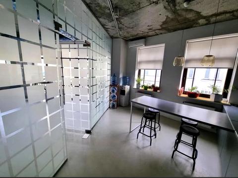 комерційна за адресою Воздвиженська вул., 51