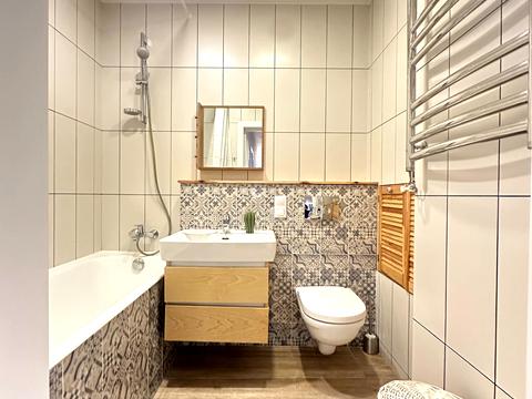 квартира за адресою Героїв полку "Азов" вул. (Маршала Малиновського), 4-В