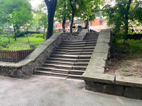 коммерческая по адресу Кловский спуск (Кловський), 4