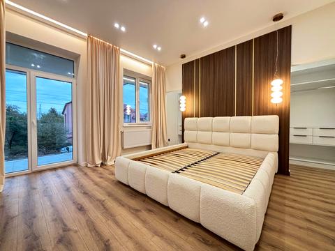 будинок за адресою с. Крихівці, Садова