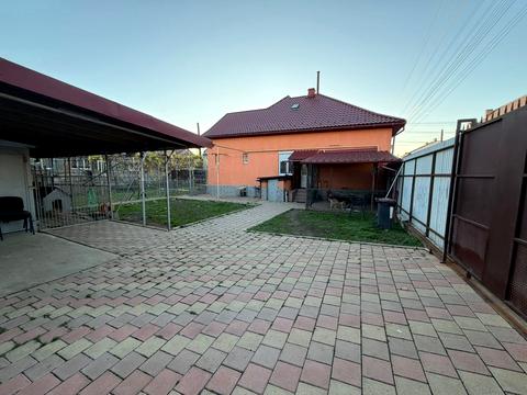 будинок за адресою Олега Ольжича вул. (Івана Лобачевського)