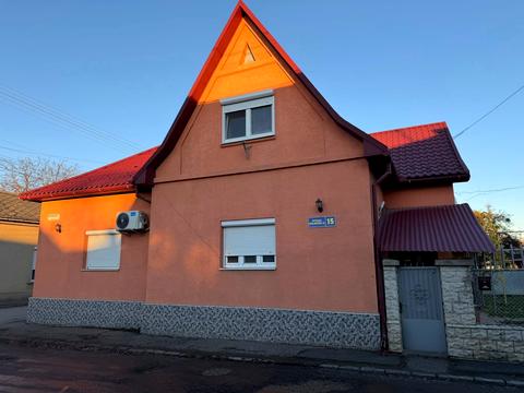 будинок за адресою Олега Ольжича вул. (Івана Лобачевського)