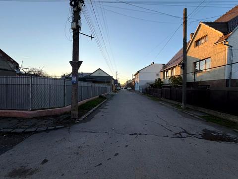 будинок за адресою Олега Ольжича вул. (Івана Лобачевського)