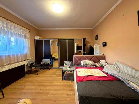 будинок за адресою Олега Ольжича вул. (Івана Лобачевського)