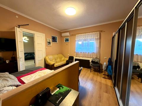 будинок за адресою Олега Ольжича вул. (Івана Лобачевського)