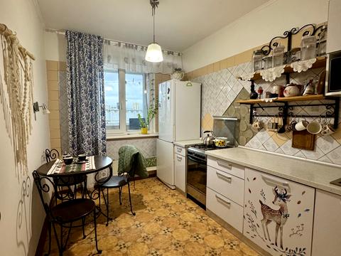 квартира по адресу Метростроителей ул., 27