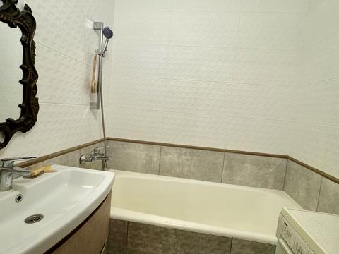 квартира по адресу Метростроителей ул., 27