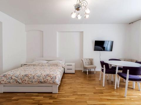 квартира за адресою Міцкевича, 8