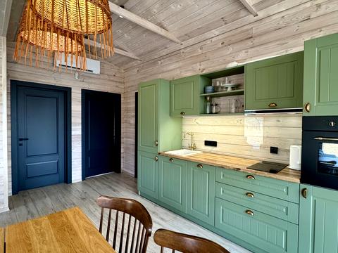 будинок за адресою с. Хлепча, Центральна