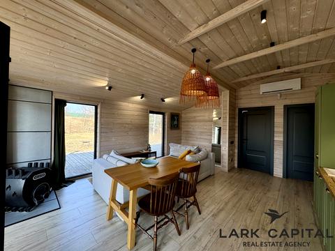 будинок за адресою с. Хлепча, Центральна