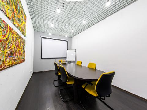 комерційна за адресою Кловський узвіз (Кловський), 7a