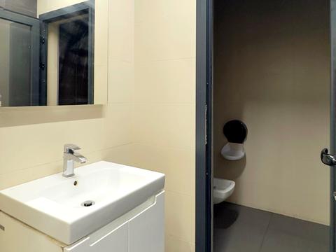 коммерческая по адресу Кияновский пер., 3-7