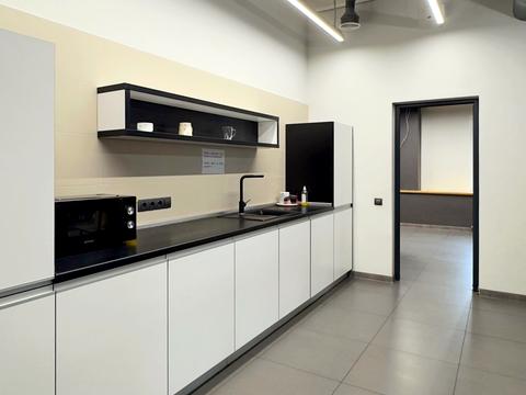 коммерческая по адресу Кияновский пер., 3-7