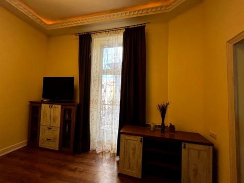 квартира за адресою Леся Курбаса вул., 4