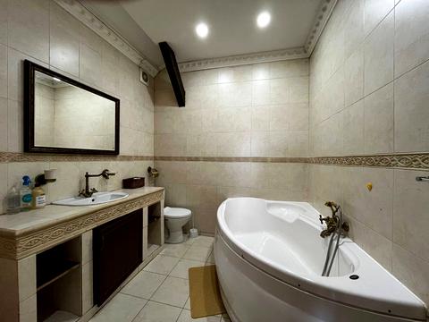 квартира за адресою Леся Курбаса вул., 4