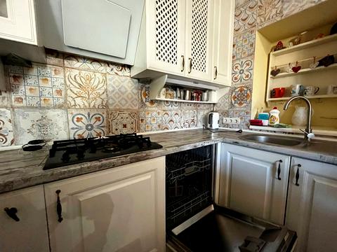 квартира за адресою Леся Курбаса вул., 4