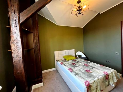 квартира за адресою Леся Курбаса вул., 4