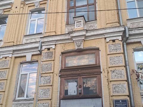 коммерческая по адресу Кудрявська, 10