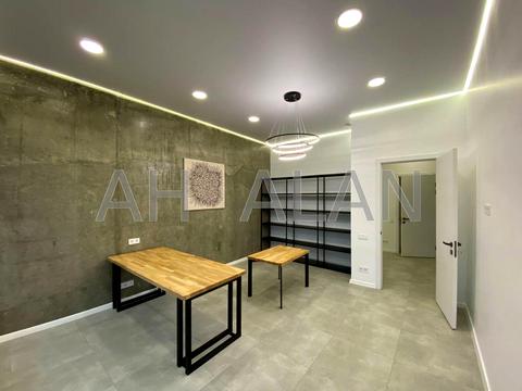 коммерческая по адресу Кловский спуск, 7