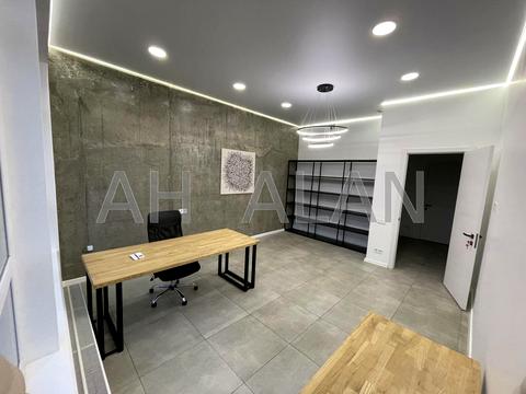 коммерческая по адресу Кловский спуск, 7