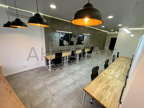 коммерческая по адресу Кловский спуск, 7