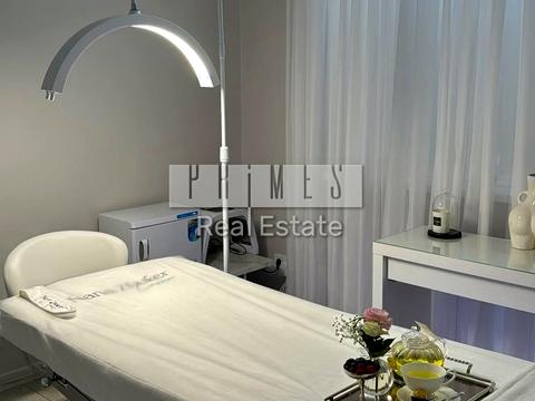 комерційна за адресою Андрія Верхогляда вул. (Михайла Драгомирова), 15-А