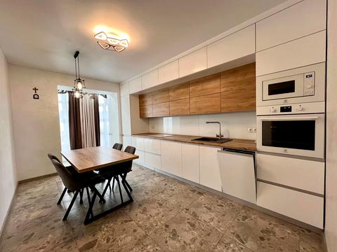 квартира за адресою Андрія Мельника вул., 10