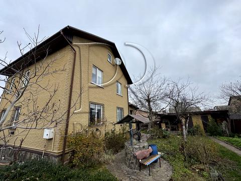 дом по адресу Центральна вулиця